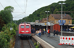 Vivat Viadukt 2023 115 114 im Bahnhof Altenbeken