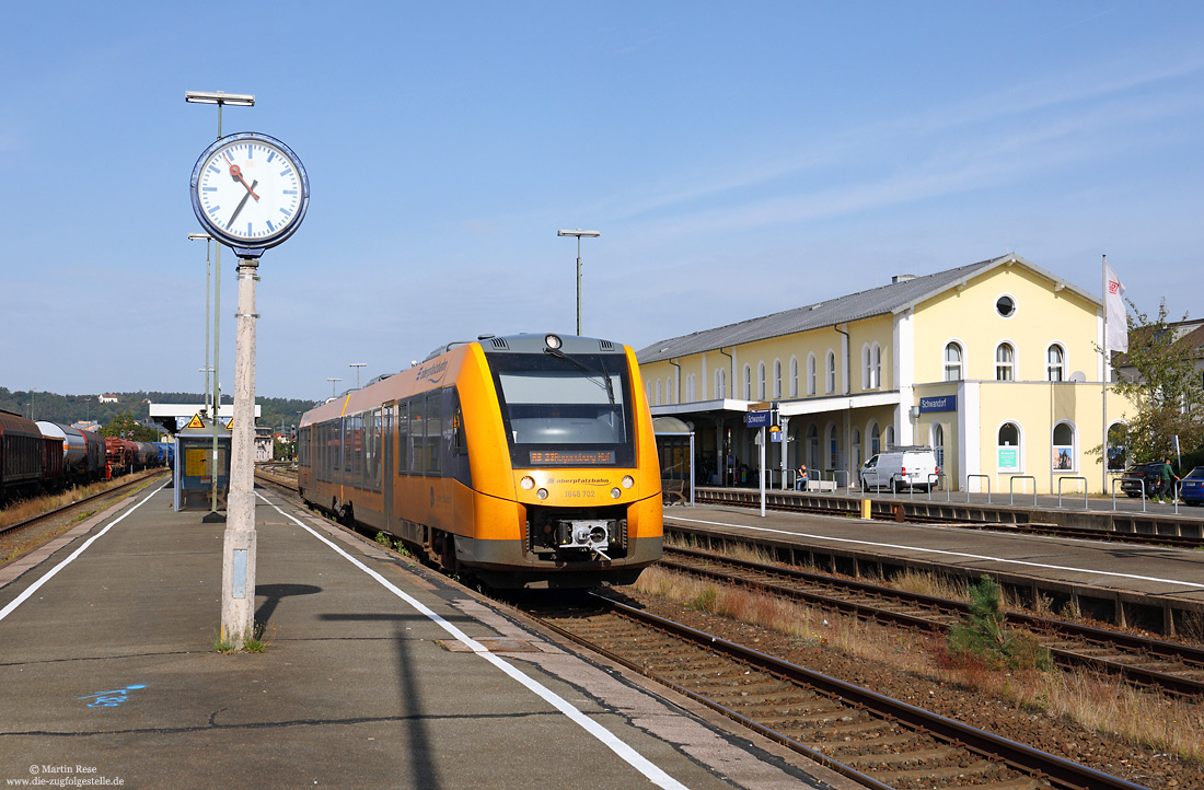 1648 702 der Oberpfalzbahn im Bahnhof Schwandorf