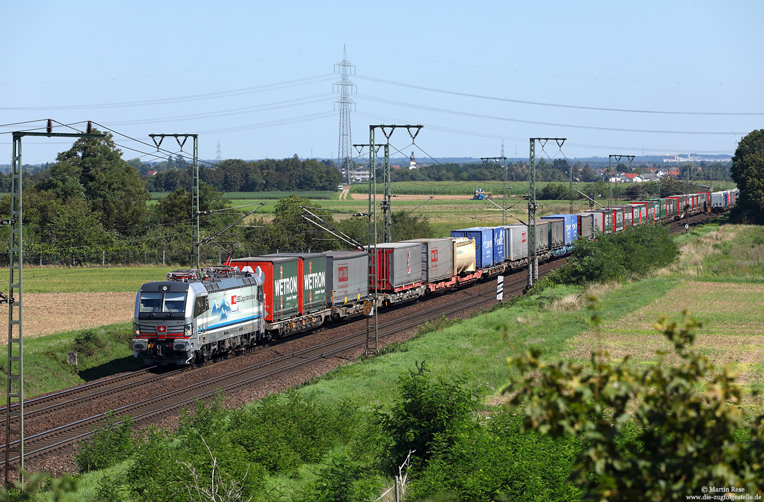 193 107 der SBB-Cargo mit KLV-Zug bei Klein Gerau