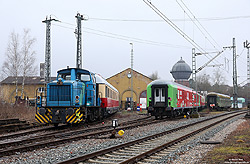 blaue V35 der GfF 98 80 0265 010-5, MaK 220090/1967 ehemals Jülicher Kreisbahn in Crailsheim