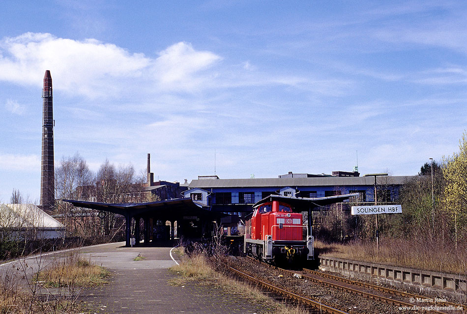 294 391 im alten Bahnhof Solingen Hbf