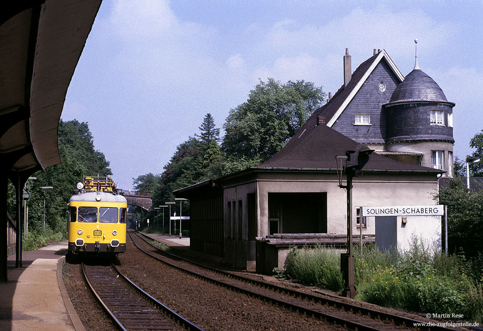 701 071 vom Bw Karlsruhe am Haltepunkt Solingen Schaberg