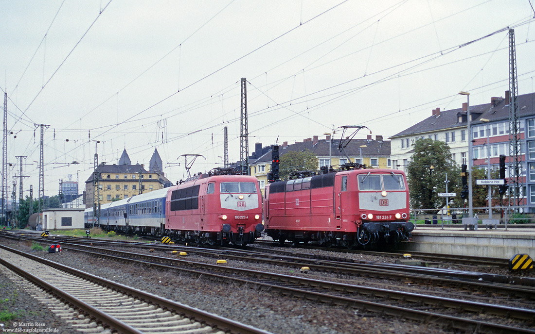 103 223 mit IR2534 Moseltal und 181 224 im Bahnhof Koblenz Hbf