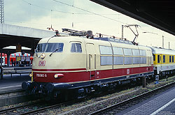 Schnellfahrlok 750 003 alias 103 222 im Bahnhof Hamm Westfalen