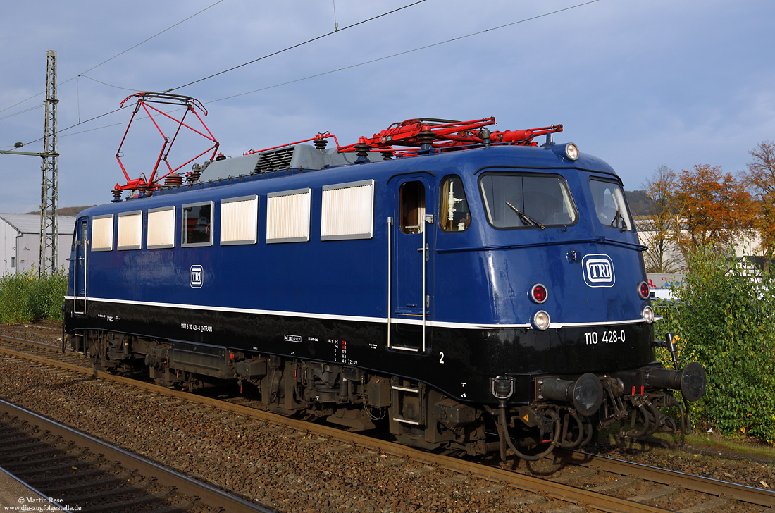110 428 von Train Rental TRI in blau im Bahnhof Schwelm