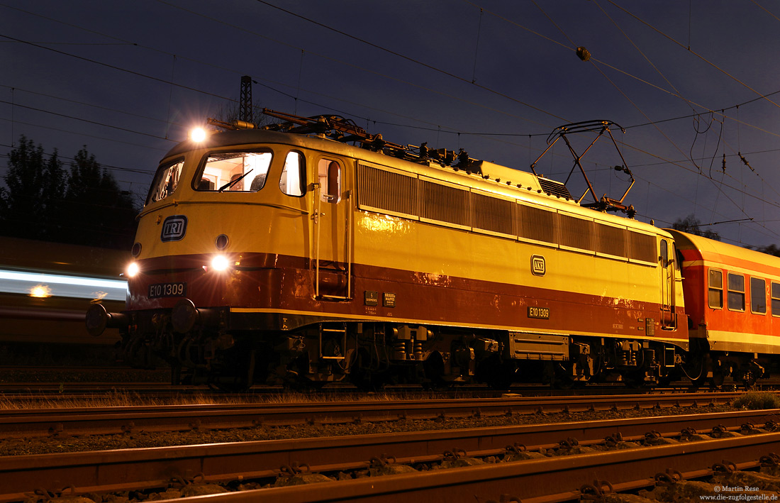 Portrait der E10 1309 es 112 309 von Train Rental TRI in Dortmund Scharnhorst bei Nacht