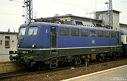 110 117 mit alten Lüftern in blau in Paderborn Hbf