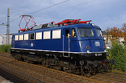 110 428 von Train Rental TRI in blau im Bahnhof Schwelm