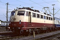 114 491 ex 112 491 in rot beige im Bahnhof Köln Deutzerfeld