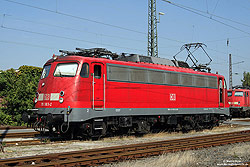 115 383 ex 110 383 in verkehrsrot mit LZB im Bahnhof Dortmund Bbf