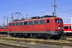 139 283 ex 110 283 in verkehrsrot im Bahnhof Köln Deutzerfeld