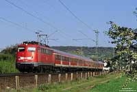 110 300 mit RE12130 bei Gau Algesheim auf der linken Rheinstrecke