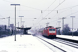 120 102 im Schnee in Hannover-Bismarckstraße mit EC81  Karwendel