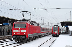 120 144 im Bahnhof Köln Deutz im Schnee