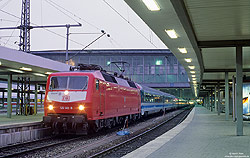 120 145 mit Eurocity 10 Mimara in München Hbf