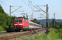120 150 mit IC118 auf der rechten Rheinstrecke im Bahnhof Unkel