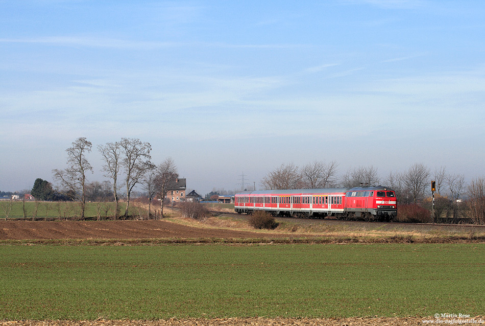 Ersatzzug mit 218 139 auf der Voreifelbahn zwischen Oberdrees und Rheinbach
