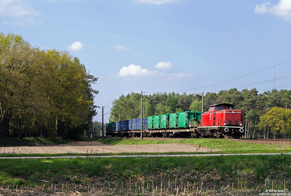 Emsland 2 ex 212 194 der Emsländischen Eisenbahn mit Müllzug bei Leschede