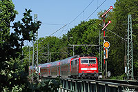 RE14148 geschoben von 111 090 mit Formsignal als Einfahrsignal in Meppen