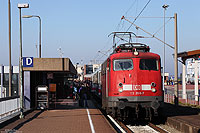 113 268 mit D2421 nach Köln Hbf im Bahnhof Norddeich Mole