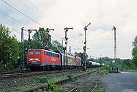 An gleicher Stelle habe ich die 140 052 mit einem gemischten Güterzug nach Emden Rbf fotografiert. 6.5.2003