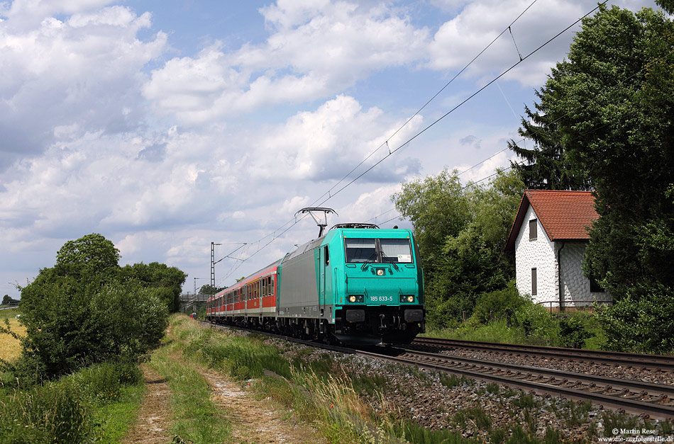 Bei Postbauer Heng war die 185 633 mit der S3 auf dem Weg nach Neumarkt. 16.6.2011