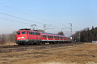 Mit dem 425-Ersatzzug RB38837 aus Biblis legt sich die 110 401 kurz vor ihrem Zielbahnhof Waghäusel in die Kurve. 22.2.2012