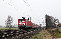 Vor einigen Jahren hatte die Baureihe 143 die Knallfrösche der Baureihe 141 auf der S-Bahn Nürnberg abgelöst und steht nun selber zur Ablösung an. 143 629 mit der S1 unterwegs von Hersbruck nach Forchheim, fotografiert bei Kersbach. 24.11.2011
