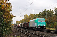Aktuell (Stand April 2012) sind bei DB-Schenker, mal wieder einige Mietlokomotiven im Einsatz. Zu diesen Lokomotiven zählt auch die 185 611, die ich am 28.10.2010 mit dem FIR51156 (Hagen Vorhalle – Gremberg) in Leverkusen Morsbroich auf den Chip gebannt habe. 