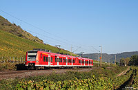 Als RB12228 (Koblenz – Trier) fährt der 426 023 und 006 bei Pommern dem nächsten Halt Klotten entgegen. 12.10.2010