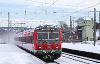 Ein weiteres Foto mit einem S-Bahnpark entstand am 21.12.2009 in Wuppertal Vohwinkel. Ein kleines handgemaltes Schild rechts unten im Führerraumfenster weißt darauf hin, dass es sich hier um die RE13 handelt!
