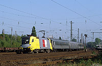 Bei Bochum Ehrenfeld legt sich die ES64 U2-047 mit dem ARB99614 (Hagen – Essen) in die Kurve. 16.10.2006