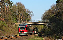 644 008 an der Nato-Anschlussstelle bei Porz-Heumar auf der Oberbergischen Bahn