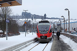 644 560 auf der Oberbergischen Bahn RB25 in Meinerzhagen mit provisorischen Bahnsteig