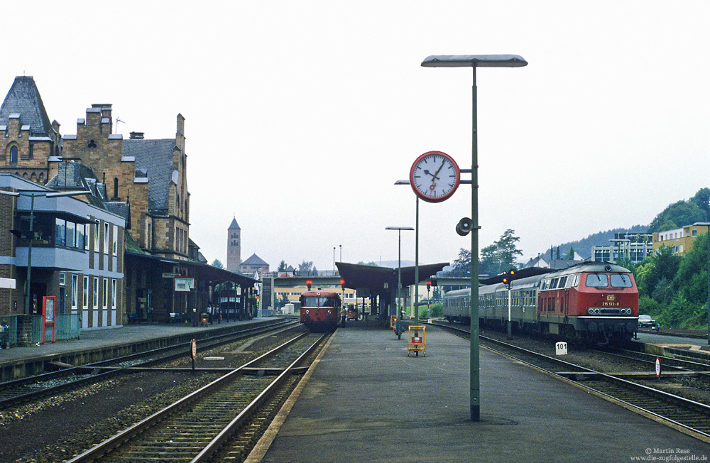 215 133 in altrot und 798 705 im Bahnhof Gerolstein