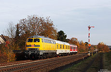 Für die Fahrt von Köln Bbf nach Trier nutzte die 218 392 von DB-Fahrwegdienste mit ihrem Messzug am 3.11.2011 den Weg durch die Eifel, fotografiert am südlichen Einfahrsignal von Weilerswist.