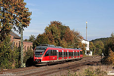 Als RB 11115 (Köln Deutz - Kall) verlässt der 644 018 den Bahnhof Satzvey. Neben Weilerswist und Derkum besitzt auch dieser Bahnhof Formsignale. 19.10.2009