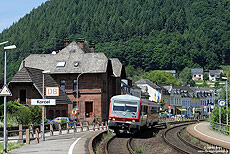Auf dem Weg als RB12841 von Gerolstein nach Trier erreicht der 628 462 Kordel. 17.6.2009