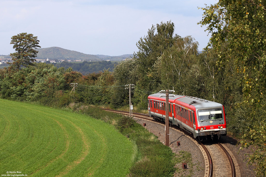 Am 26.9.2011 habe ich kurz vor Mayen Ost den 629 303 fotografiert, der als RB12440 unterwegs von Andernach nach Kaisersesch war.