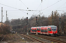 Züge der Ahrtalbahn fahren via Oberwinter und Bonn Bad Godesberg bis Bonn Hbf. Am 29.11.2008 habe ich den 643 514 als RB 12480 nach Ahrbrück bei der Einfahrt in Bonn Mehlem fotografiert.