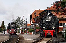 99 332, ex Werkbahnen der SDAG Wismut, und 99 2321 am Bahnsteig im Bahnhof Kühlungsborn West