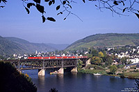 Moselbrücke von Bullay mit Regionalexpress nach Saarbrückem