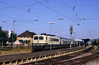 ehemalige Viersystem-Lokomotive 184 003 mit Militärschnellzug im Bahnhof Wittlich Hbf