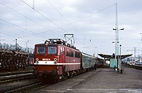 Holzroller 109 021 mit N8434 im Bahnhof Sangerhausen
