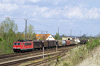 Zwischen Amsdorf und Röblingen habe ich am 28.4.2005 die 155 273 mit der CB57251 (Halle Gbf – Nordhausen) fotografiert.