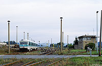 Am 12.9.2000 passiert die RB37246, inzwischen auf die Baureihe 628 umgestellt, den Bahnhof Rottleberode Süd. Nachdem der Reisezugverkehr zum 11.12.2010 eingestellt wurde, ist der Abschnitt Rottleberode Süd – Stolberg nunmehr ohne planmäßigen Verkehr, während ein Gipswerk in Rottleberode Süd weiterhin von Güterzügen angefahren wird.