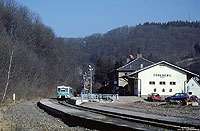 Ferkeltaxe 772 138 im Bahnhof Stolberg Harz