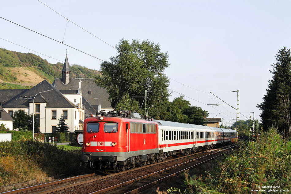 115 114 mit Leerreisezug auf der rechten Rheinstrecke bei Leutesdorf