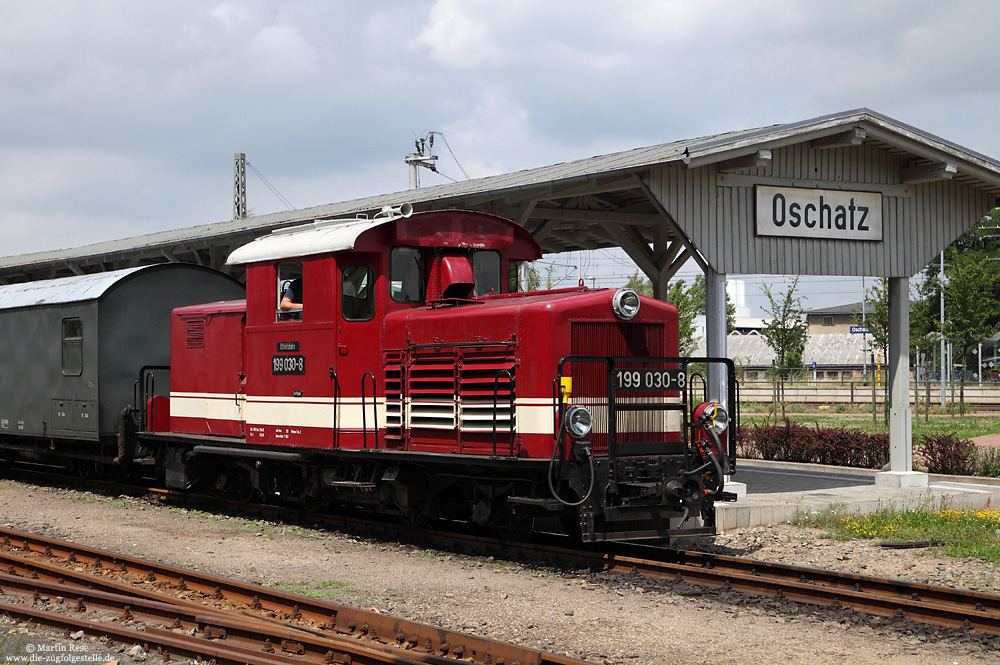 199 030 der Döllnitztalbahn im Bahnhof Oschatz