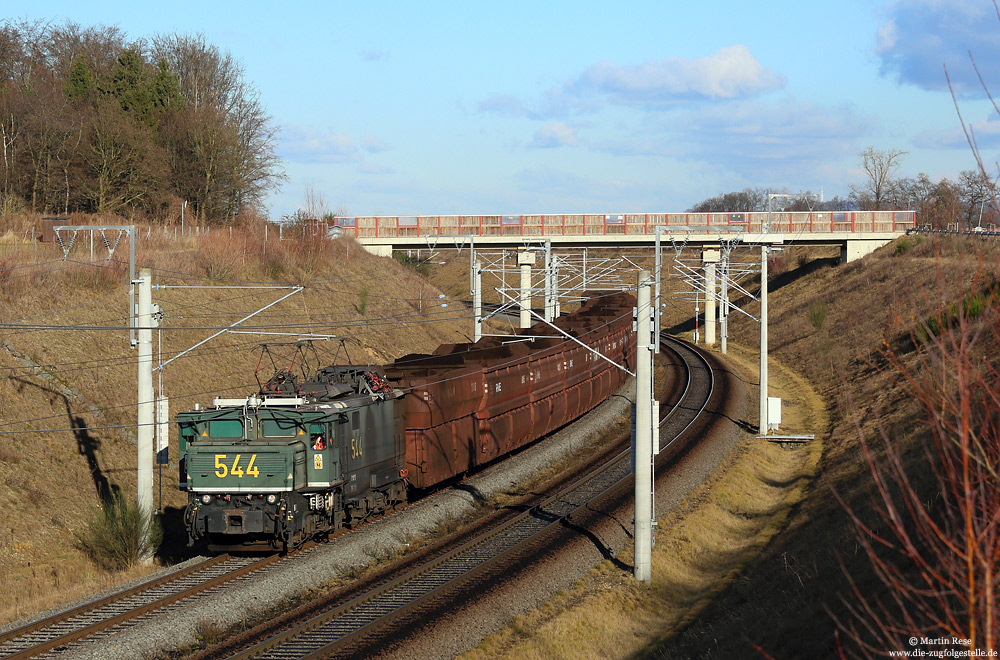 544 der RWE bei Sindorf auf dem Weg zum Tagebau Hambach